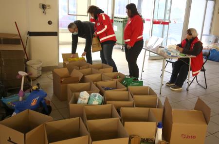 Akcija zbiranja materiala za Ukrajino 15 FOTO LJUBO VUKELIČ